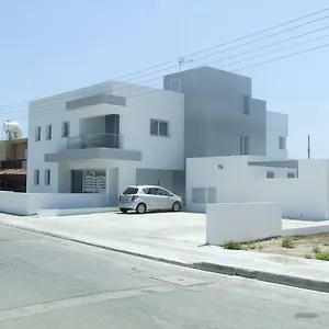 Tico Court Apartment